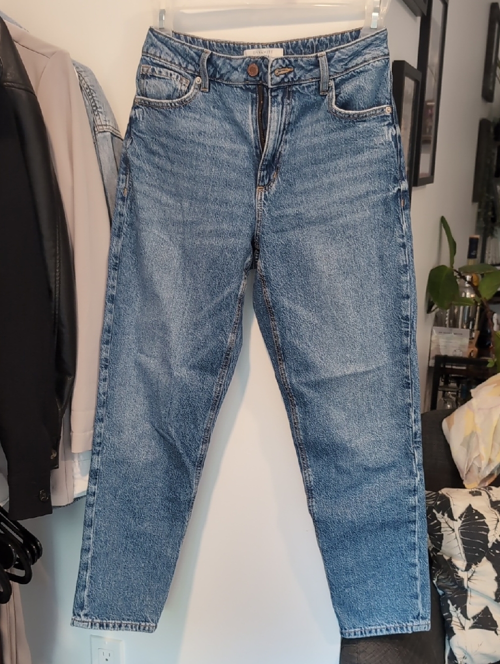 Dynamite Straight-Leg Light Blue Denim Mom Jeans